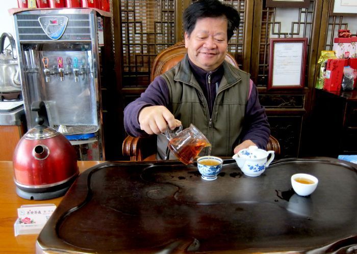謝清泉製茶江湖發光發亮稱第一